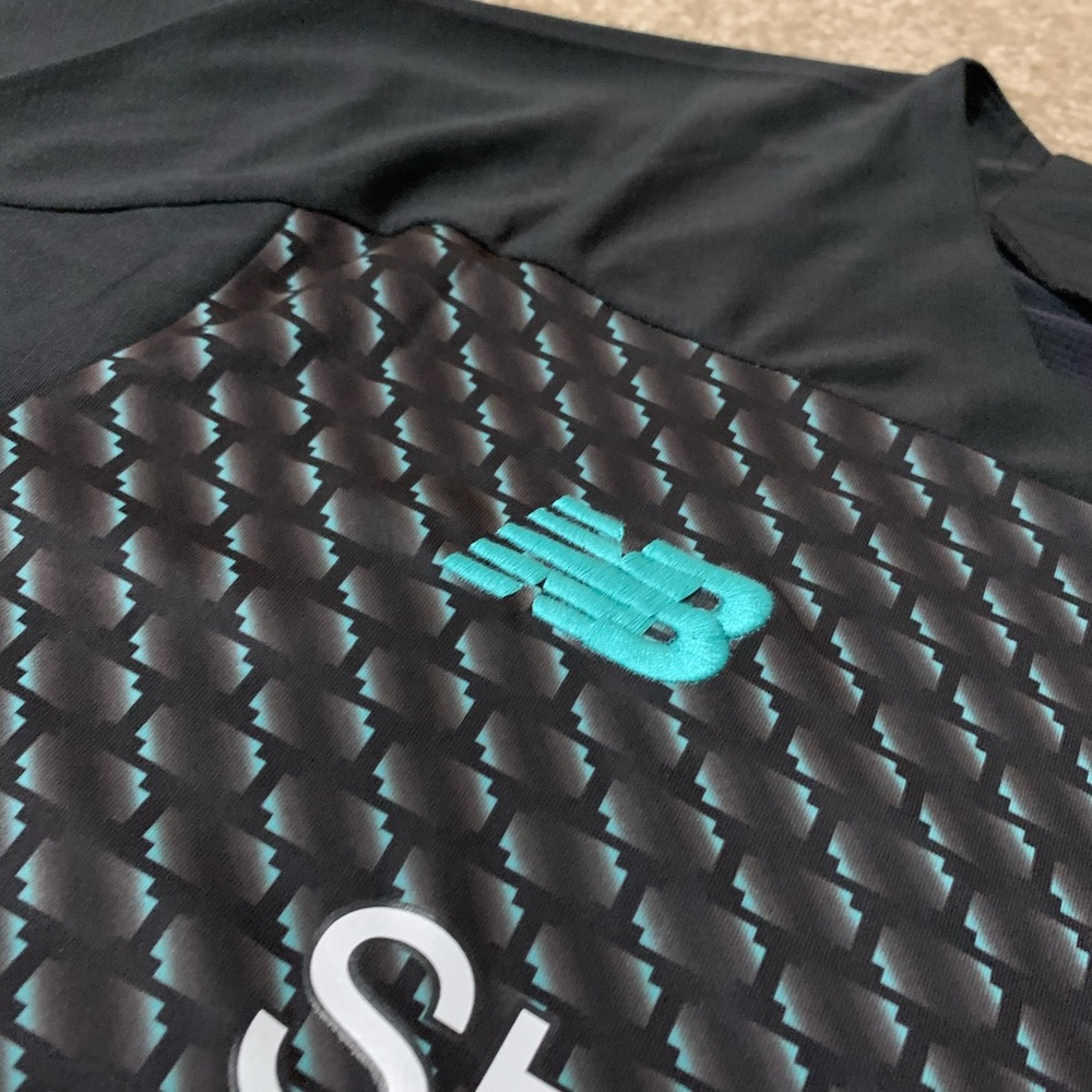 Liverpool Third Away 19/20 Jersey M. SALAH #11 - Picture 4 of 10